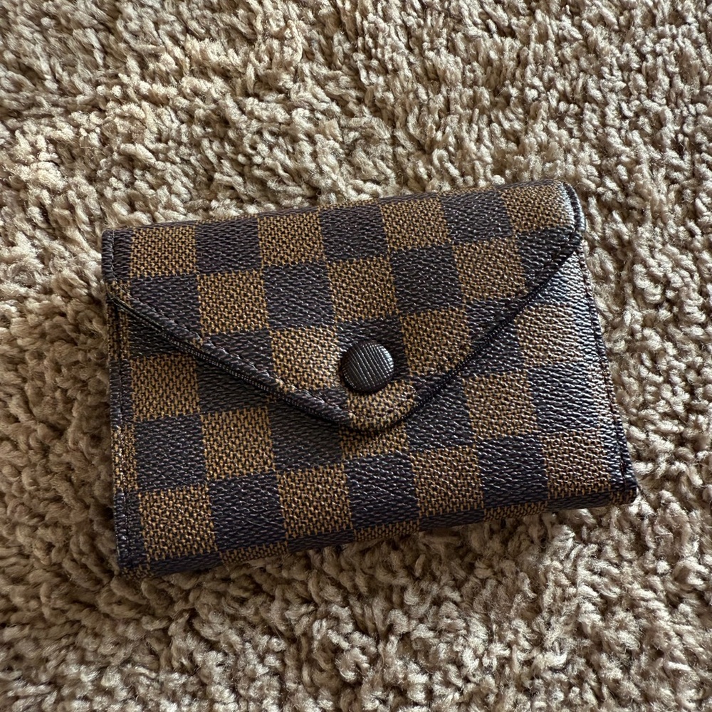 Daisy Rose Checkered Brown Wallet